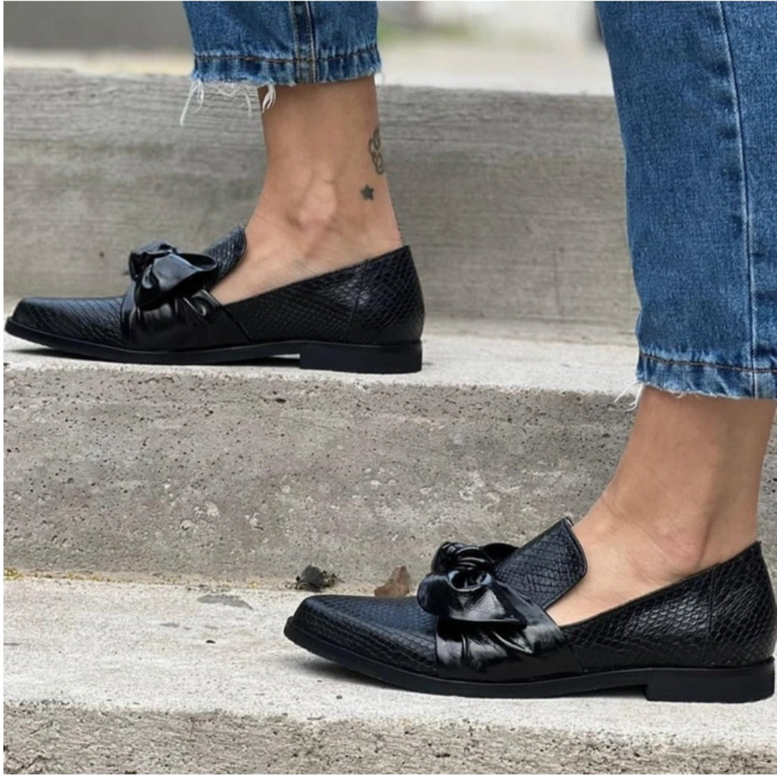 AlvaStockholm™ | Loafers med Slipsdetalj