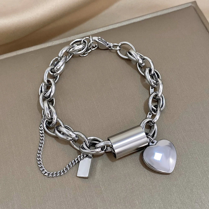 AlvaStockholm™ | Mysigt chunky armband i guld